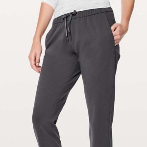 Lululemon On The Fly 28" - size 4